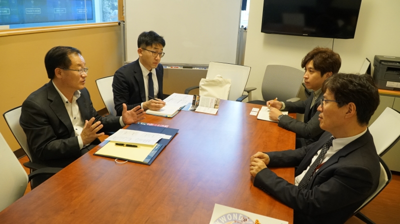Meeting with the Korean Cultural Center 